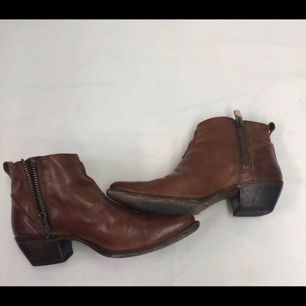 Frye Women's Sasha Moto Shortie Size 10B Congac